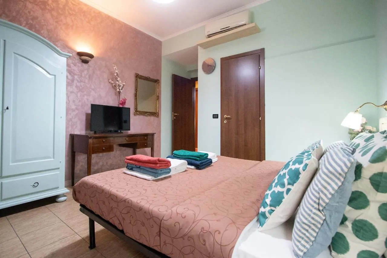 B&B Colorful Suite Yard Roma