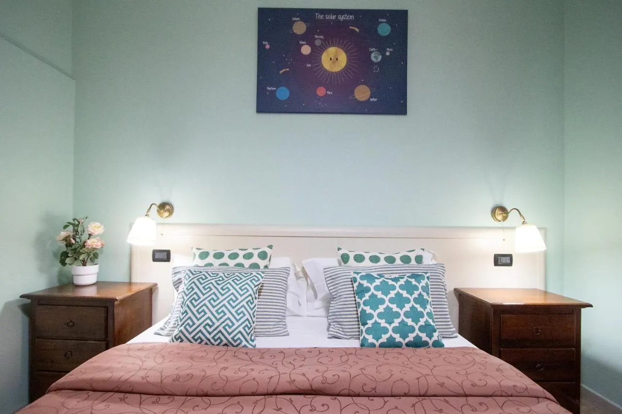 B&B Colorful Suite Yard Rom 2*,  Italien