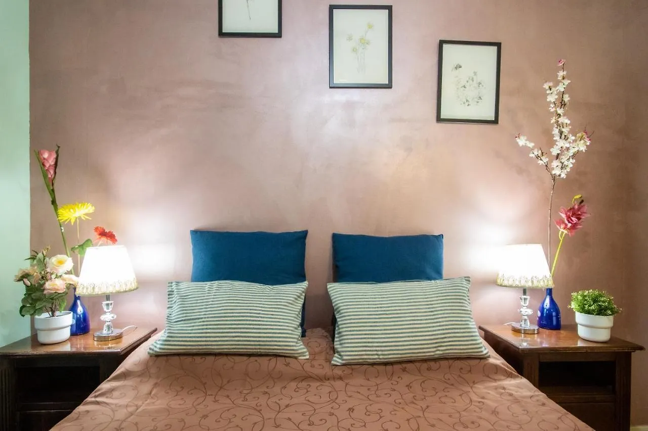 ** Bed & Breakfast B&B Colorful Suite Yard Rome Italy