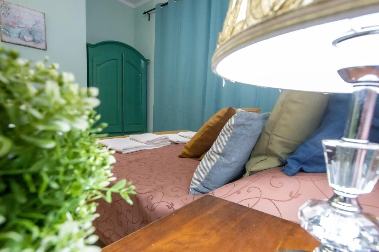 ** Bed & Breakfast B&B Colorful Suite Yard Rome Italy