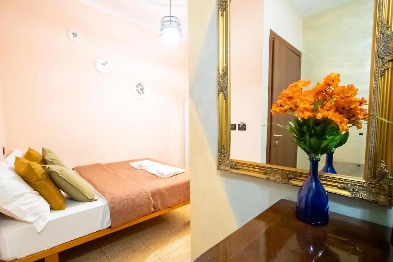 Bed & Breakfast B&B Colorful Suite Yard Rom